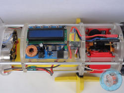 In dem Versorgungsmodul sind der Lithium Ionen Akku, der Antriebsregler, der Spannungsregler und das Displaymodul untergebracht.